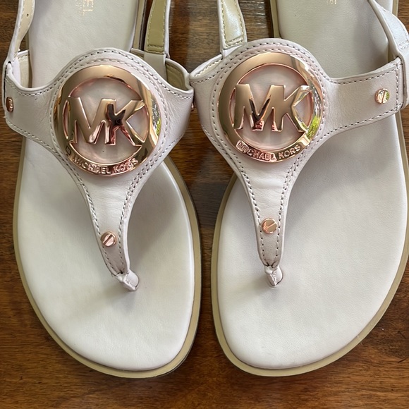 Soft pink with rose gold detailing. Warn twice. - Picture 4 of 5